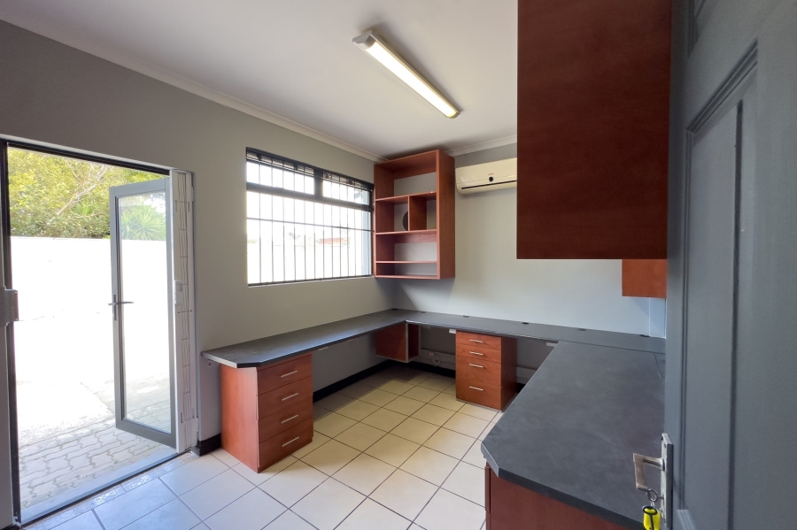 To Let commercial Property for Rent in Newton Park Eastern Cape